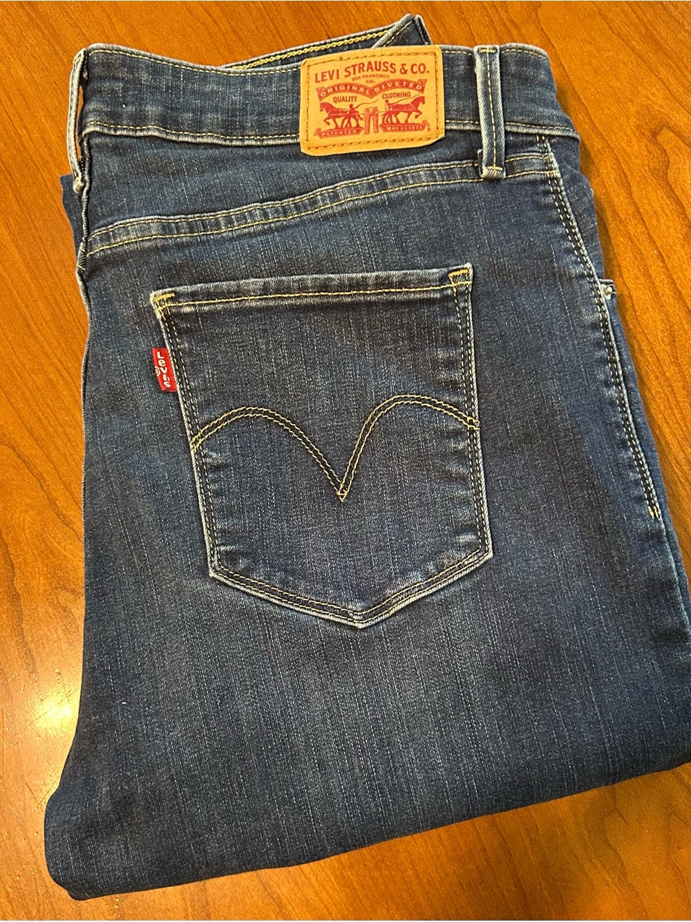 Levi's Women's Mid-Rise Skinny Jeans Size 14 - Dark Wash Denim